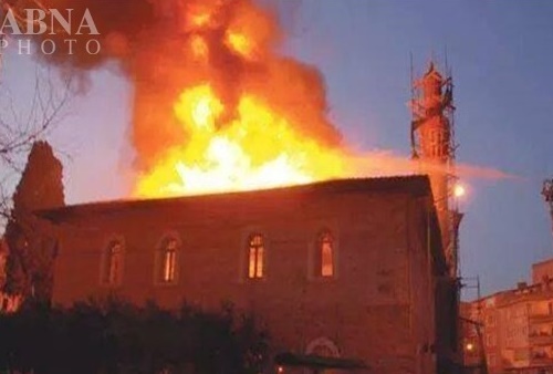 Pakistan's Shikarpur shut over arson attack on Shia mosque